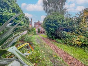 Photo 13- click for photo gallery